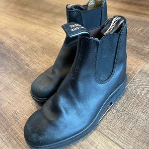Blundstone Size 3 (US 6)